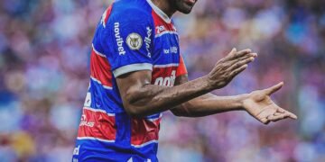 Tinga, jogador do Fortaleza